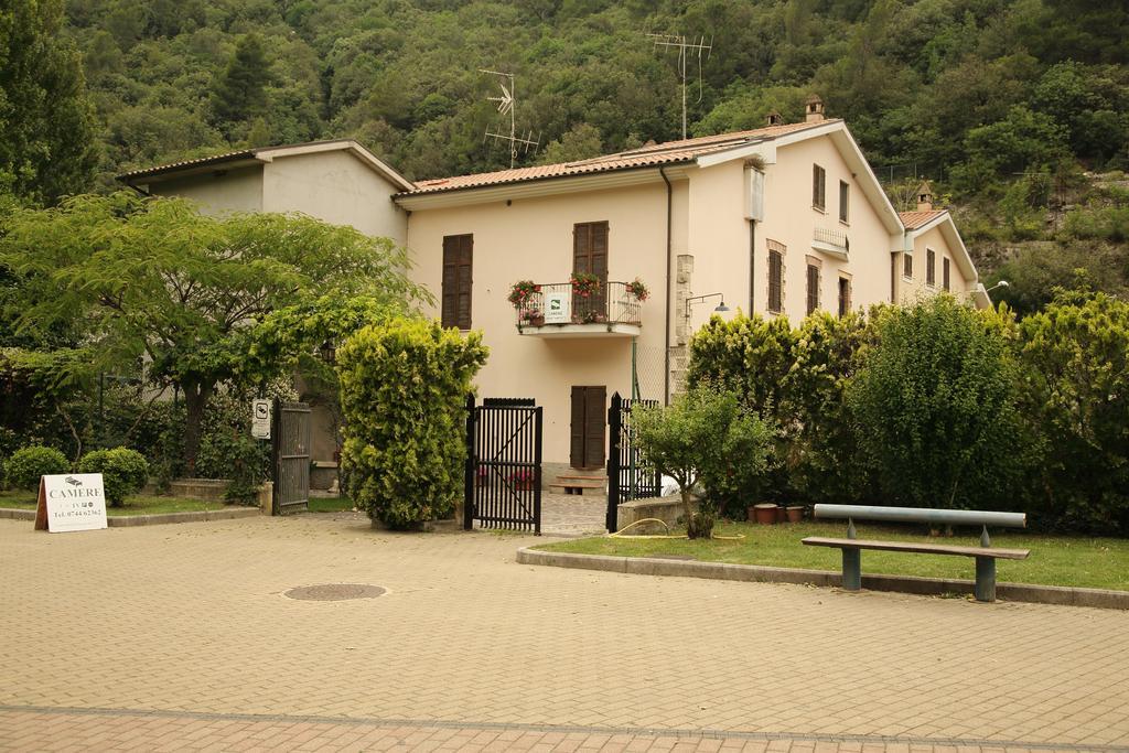 Il Casolare Della Cascata Hotel Terni Kültér fotó
